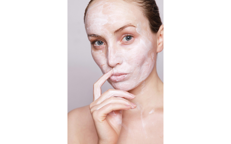 face-Moisturizer-skincare-routine-at-home